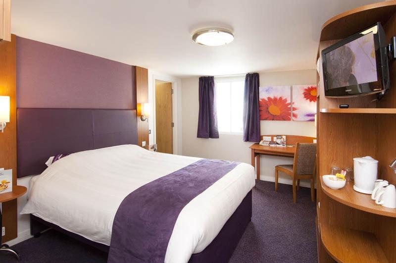 Premier Inn チェルムスフォード エクステリア 写真