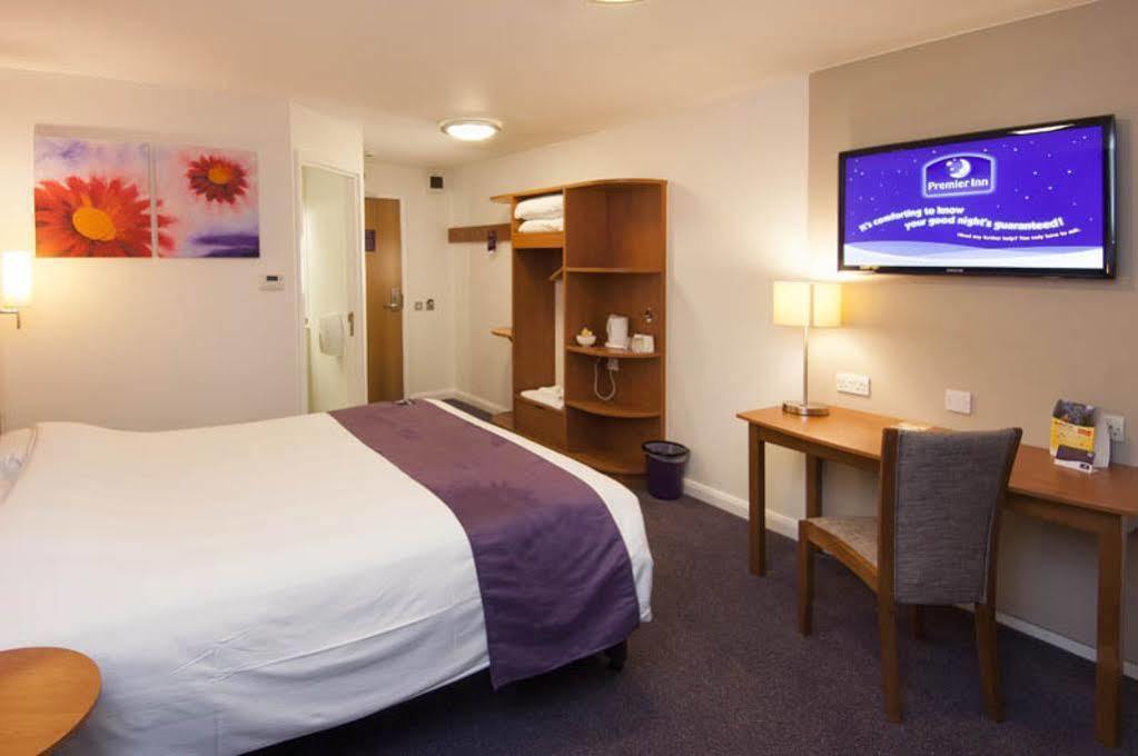 Premier Inn チェルムスフォード エクステリア 写真