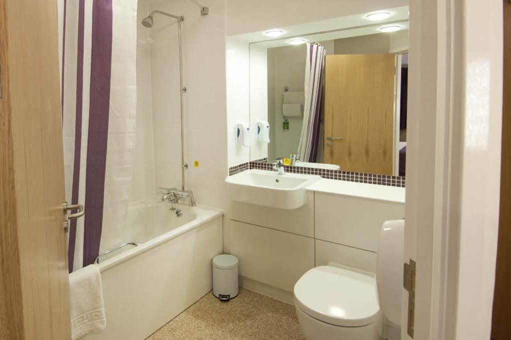 Premier Inn チェルムスフォード エクステリア 写真