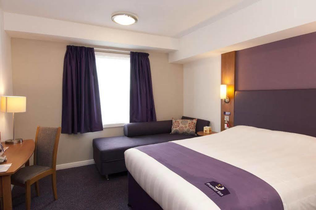 Premier Inn チェルムスフォード エクステリア 写真
